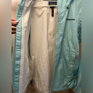 Women’s Patagonia Raincoat Size Medium